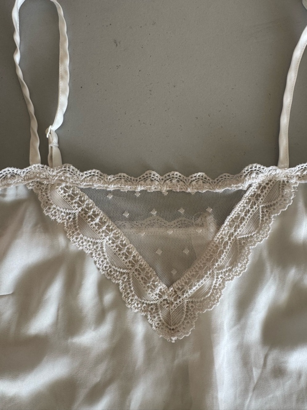 White Cream Lace Cropped Cami Top Size M Adjustable Straps - Picture 2 of 6